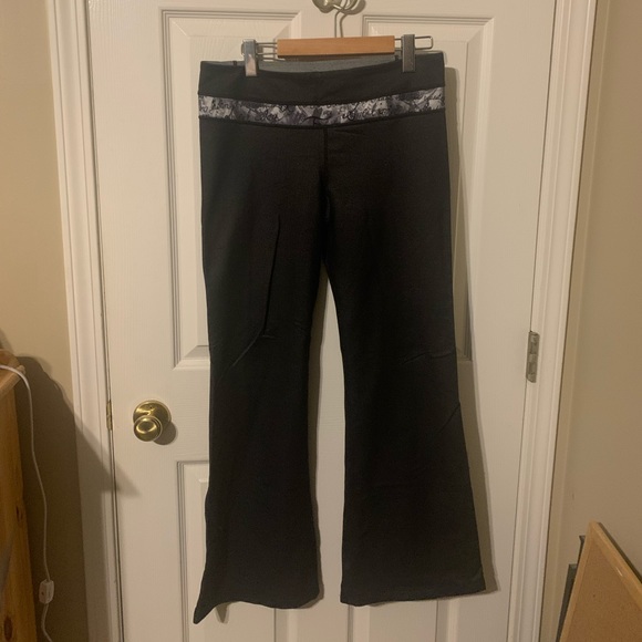 Lululemon pants - Picture 5 of 8